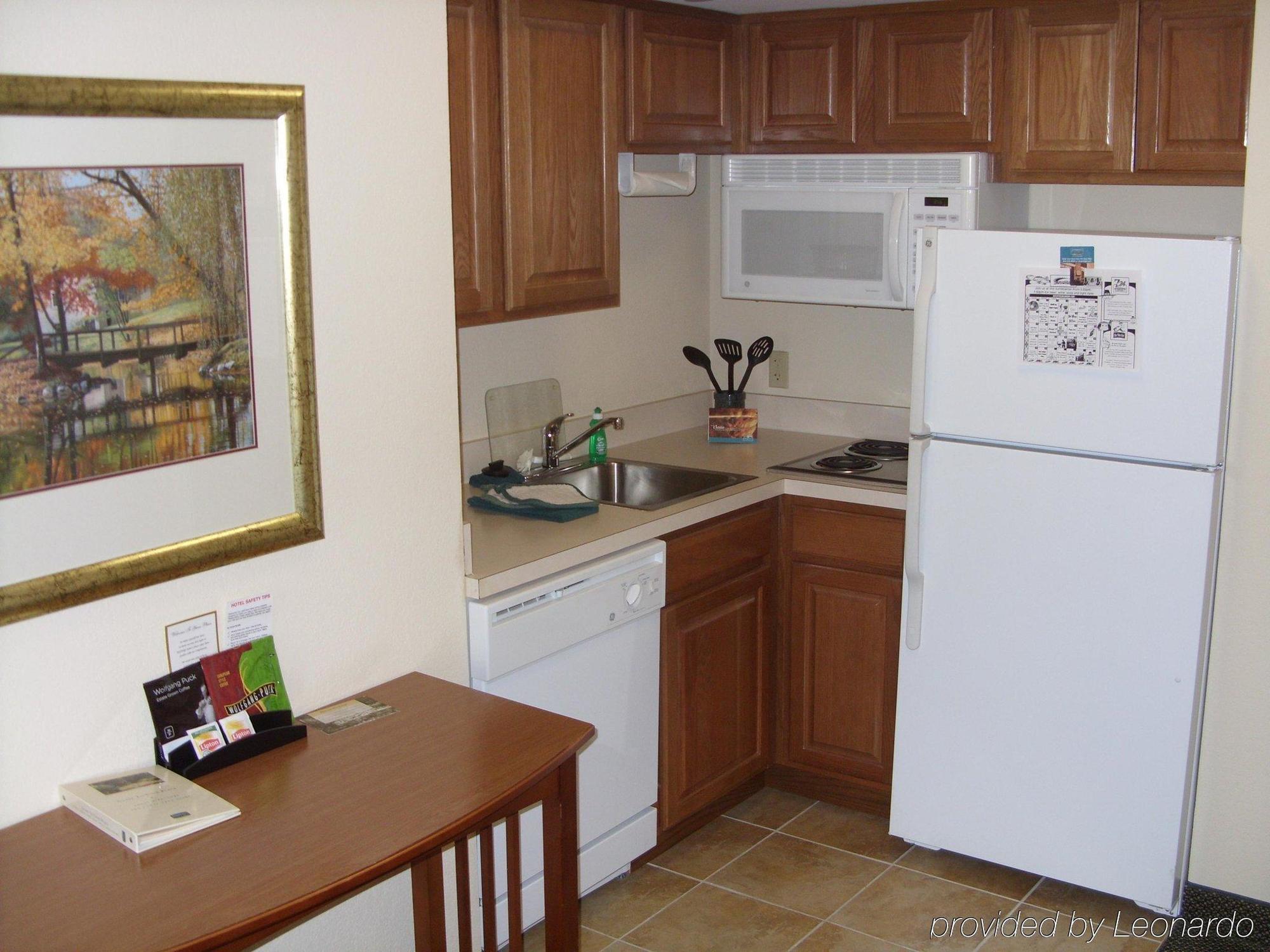 Staybridge Suites Wilmington-Newark By Ihg Room photo