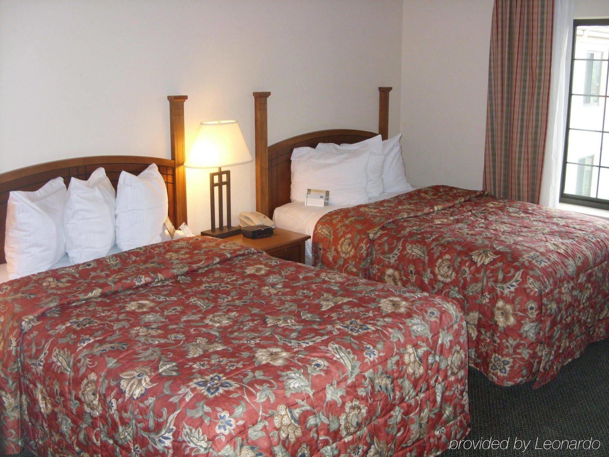 Staybridge Suites Wilmington-Newark By Ihg Room photo